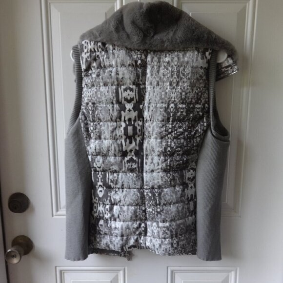 Ruby Red women's vest size L, puff front knit sides front zipper faux fur collar - Picture 2 of 12